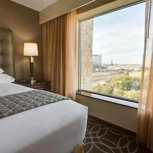 Deluxe Upper Floors Queen Room
