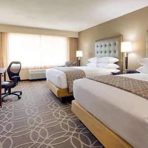 Deluxe  Queen Room Hearing accessible