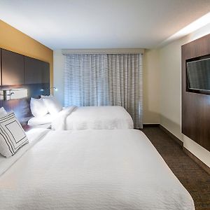 One-Bedroom Queen Suite