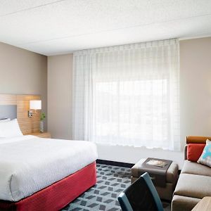 One-Bedroom King Suite