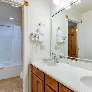 Ground Floor Queen Room