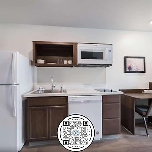 Queen Room Mobility accessible