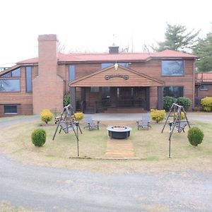 Bent Mountain Lodge