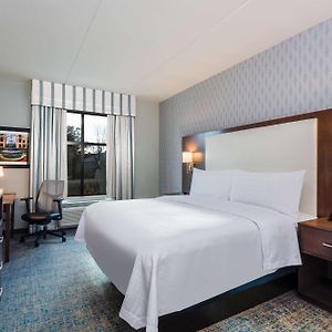 One-Bedroom King Suite