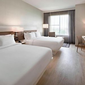 Upper Floors Queen Room