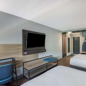 Queen Room Two Queen Beds