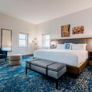 King Room Mobility accessible