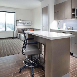One-Bedroom King Suite