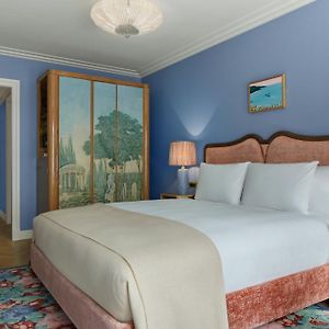 Luxury King Room