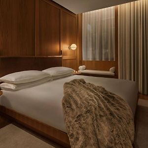 One-Bedroom King Suite