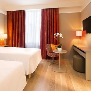 Comfort Queen Room