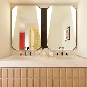King Room Mobility accessible