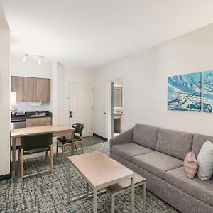 One-Bedroom King Suite
