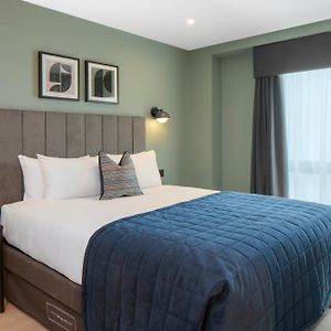 Deluxe One-Bedroom Apartment