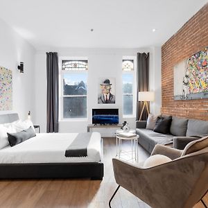 Spacious Modern Studio Suite