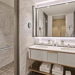 Queen Room Mobility accessible