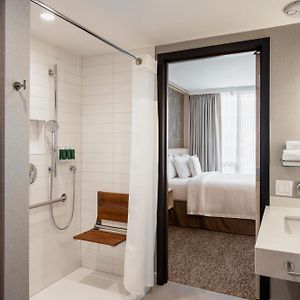 Queen Studio Mobility accessible