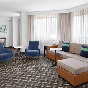 One-Bedroom Corner King Suite