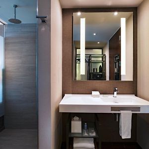 One-Bedroom King Suite