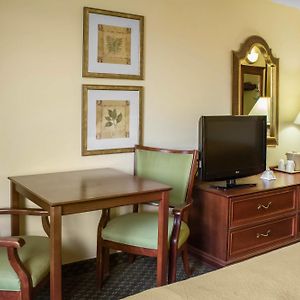 Queen Room Mobility accessible