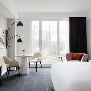 Premium King Room