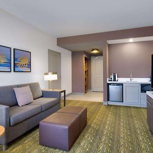 One-Bedroom King Suite