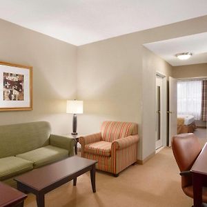 Queen Suite Disability Access