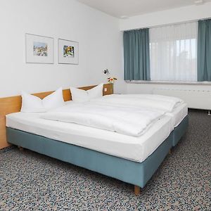 Comfort Queen Room