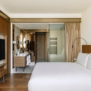 Premier Room