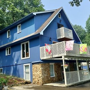 Lil Black Bear Inn