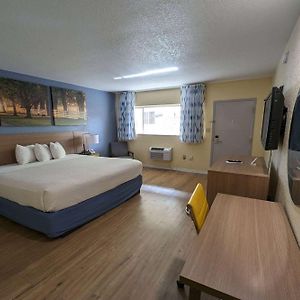King Room Mobility or hearing accessible