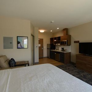 King Studio Suite