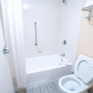 Queen Room Mobility accessible