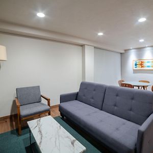 One-Bedroom King Suite