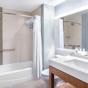 Upper Floors Queen Room