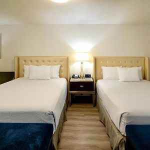 Queen Room Mobility accessible