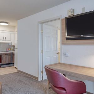 One-Bedroom King Suite