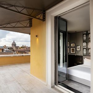 Panoramic Room