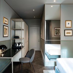 Collection King Room