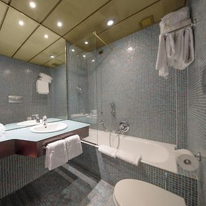 Large Single Room