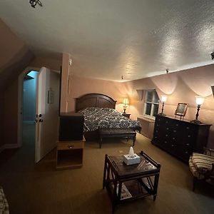 Deluxe King Studio