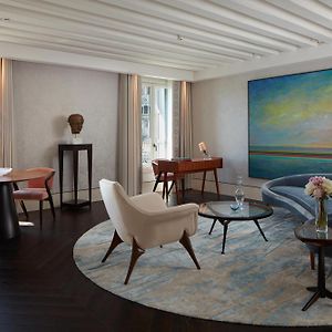 One-Bedroom King Suite