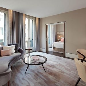 One-Bedroom King Suite