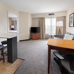 One-Bedroom Queen Suite