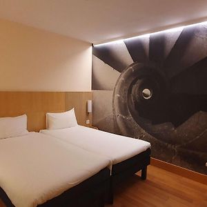 Twin Room Disability Access