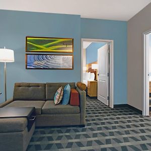 One-Bedroom King Suite