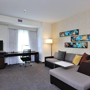 One-Bedroom King Suite Hearing accessible