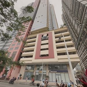 Snugglepod Condotel - Grand Riviera Suites, Us Embassy Manila, Roxas Blvd