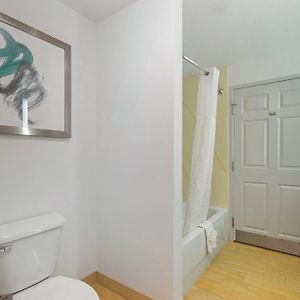 King Room Mobility accessible
