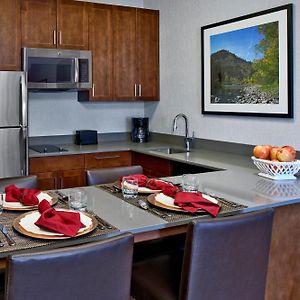 One-Bedroom King Suite